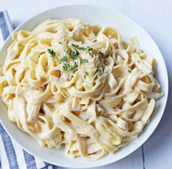 Alfredo sauce pasta with vegetables recipe